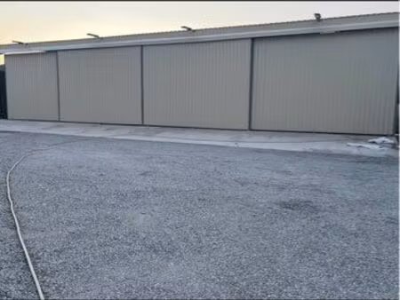 location hangar bâtiment devisible