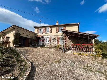 propriété 5 pièces 114 m²