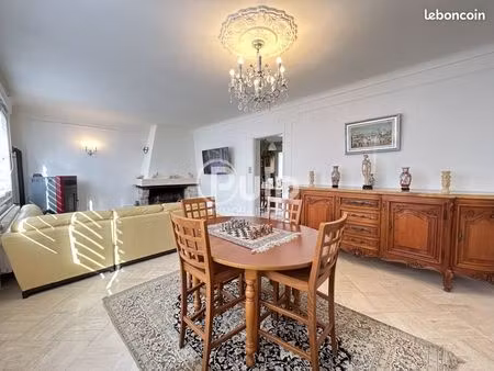 pavillon 8 pièces 160 m²