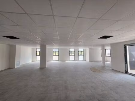 bureau de prestige de 445 m2 en location - montpellier  france