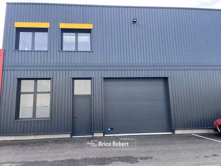 a louer - locaux d'activités avec espace de stockage et bureau aménagé et climatisé - neuv