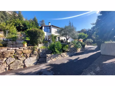 exclusivite a 15 km à l'est de nyons