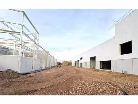 unité pme neuve casco : 365 m² au sol + 74 m² de bureaux