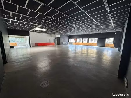 local commercial 1000m2 brives-charensac divisible / ancienne salle de sport