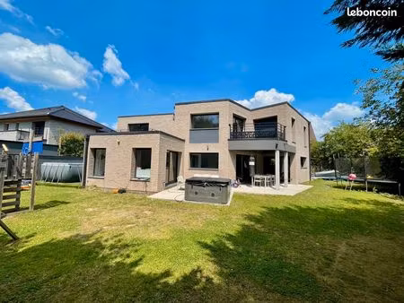 leers maison cubique récente 220m² habitables sur une parcellde dec630m²