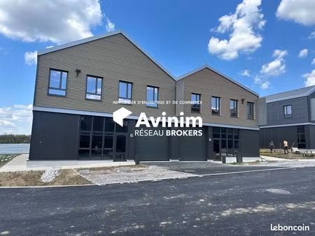 local 271 m² groslay