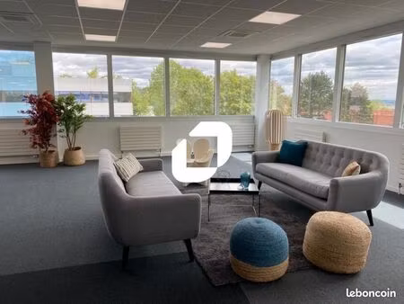 bureaux 854 m²