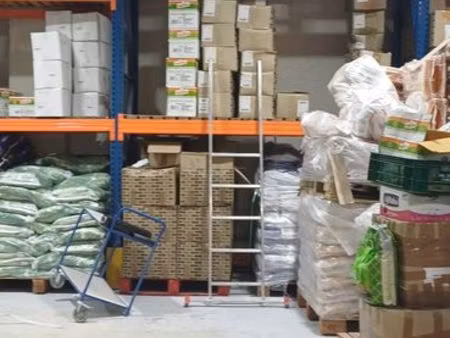 a louer entrepôt stockage 230m² en acces avec rampe et monte charge