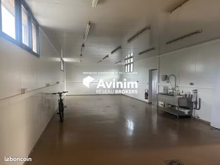 local 155 m² ennery