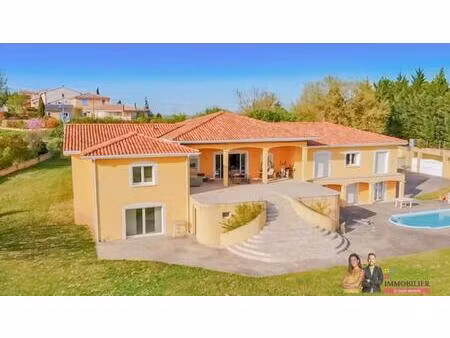 ayguesvives  belle villa 8 pièces  piscine  garage  sous sol aménagé  vue exceptionnelle..