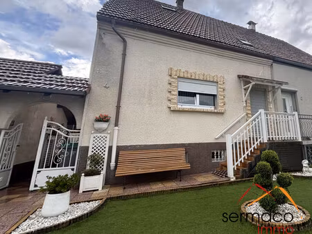 maison mitoyenne d'un côté