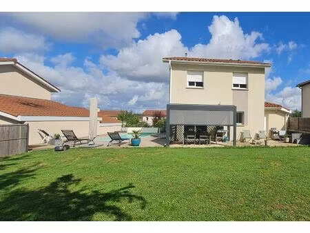 lumineuse et agréable à vivre!