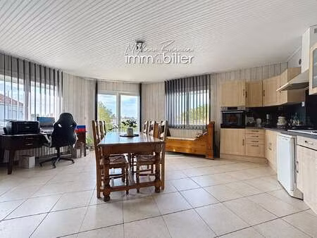 vente maison à notre-dame-de-monts (85690) : à vendre / 240m² notre-dame-de-monts