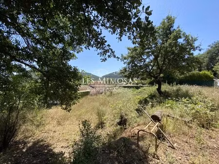 bagnols-en-foret  terrain à bâtir de 2927m²