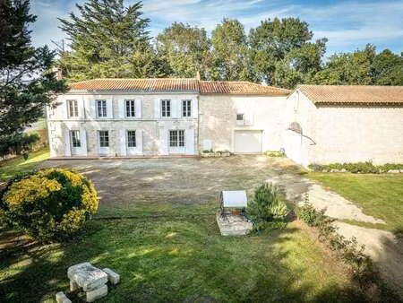 vente maison piscine à saint-symphorien (79270) : à vendre piscine / 141m² saint-symphorie