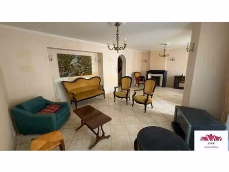 maison de village - 153.83m ²