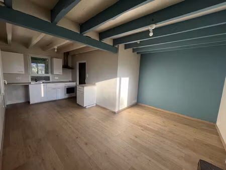 location maison 3 pièces 51 m² à flavin (12450)