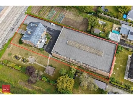 alleenstaande woning met ruim magazijn (575m²)