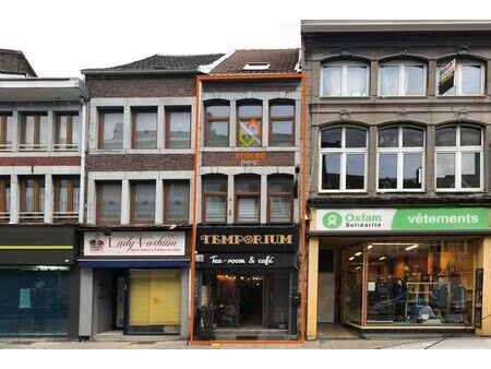 immeuble mixte de commerce et d’habitation.