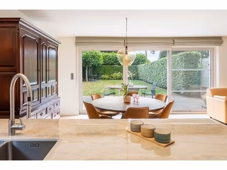 appartement te koop in 's gravenwezel met 3 slaapkamers