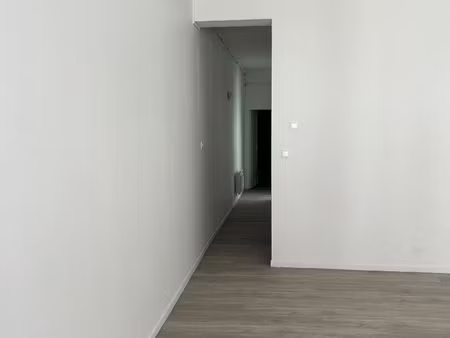 location local commercial 3 pièces  59.74m²  le mans