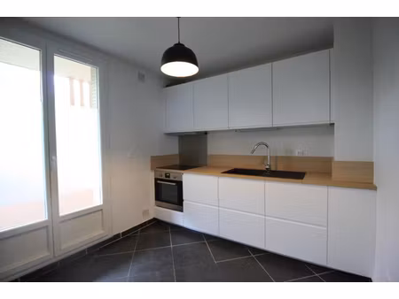 appartement rdc le pont de beauvoisin 3 pièce(s) 66 m2