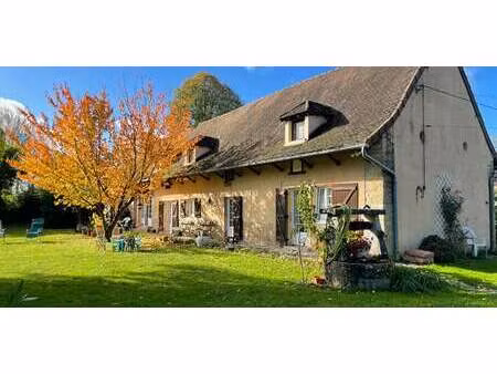 maison avec jardin et terrasse simandre (71)