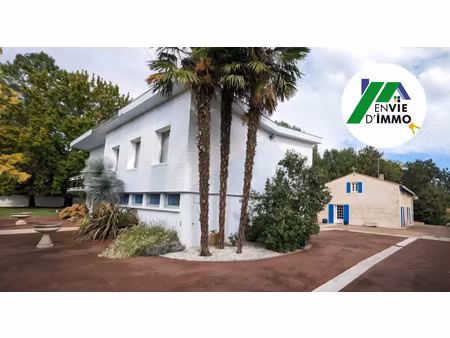 vente maison 7 pièces 166 m² à magne (79460)  384 800 €