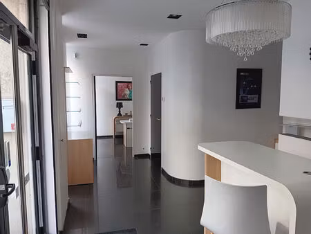 location commerce 100 m² à angers (49100)