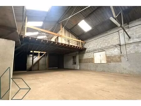 location commerce 300 m² à baden (56870)