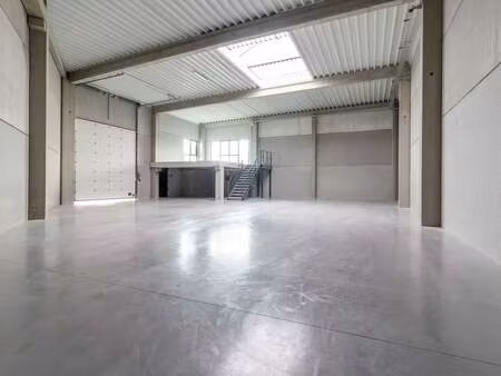 bien professionnel à louer à nivelles € 2.600 (lebzj) | zimmo