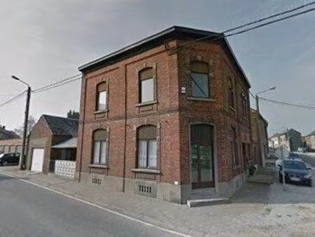 maison d'angle 2 façades à moderniser avec garage