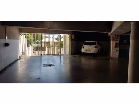 place de parking sécurisée 18 6 m2 résidence les colonies 