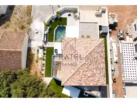 villa contemporaine 143 m2 avec piscine