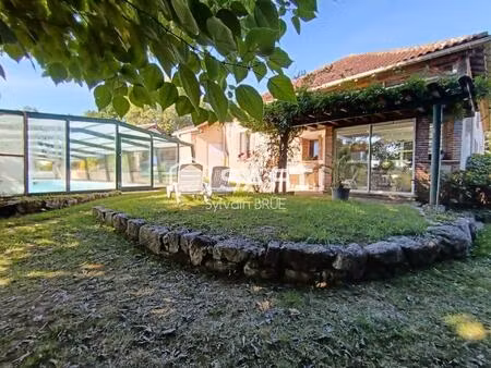 ensemble immobilier rare – 2 maisons  piscine et dépendance