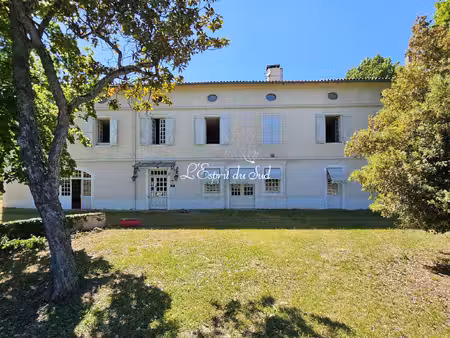 un bien unique  de grands espaces  à restaurer