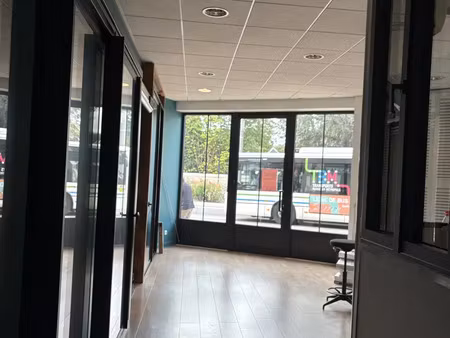 local commercial d'angle bordeaux caudéran