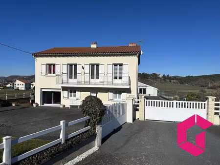 maison d'habitation avec batiment