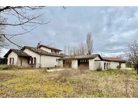 superbe maison en campagne  jardin clos  garages et studio