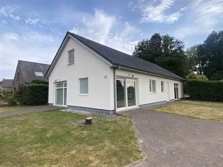 bungalow à louer à nieuwstraat 74 stekene (rbu32225)