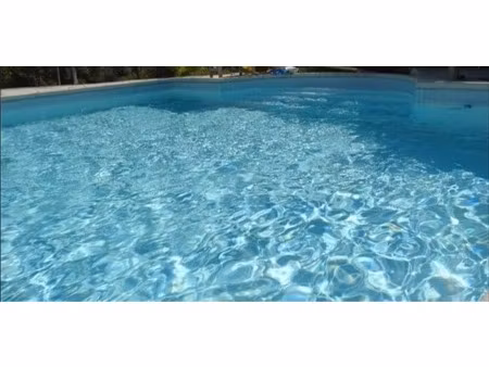 propriete villa avec piscine et parc vendre 8 pièces apt (84)