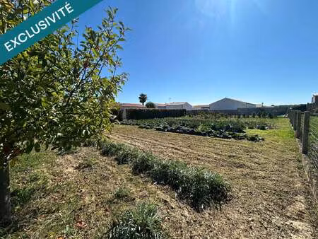 vente terrain à longeville-sur-mer (85560) : à vendre / 919m² longeville-sur-mer