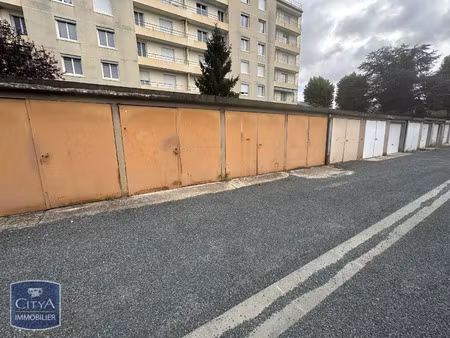 parking à louer 15 m² - châteauroux (36) - 46€