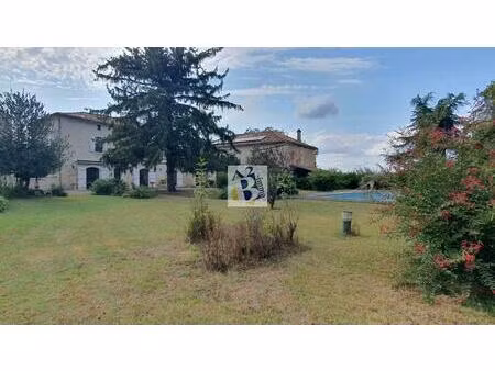 chazelles maison charentaise 6 pieces grange et jardin