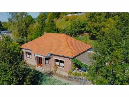 option ! bassenge: bungalow 2 chambres  garages et jardin