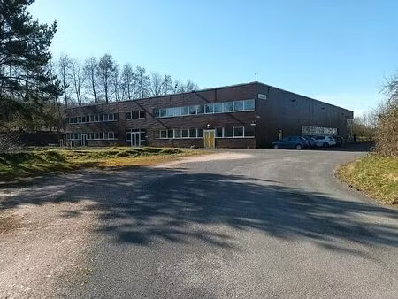 location local d'activités arelaune-en-seine 2 402 m²