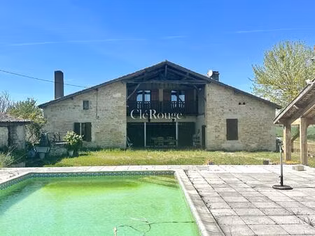 proche marmande - joli corps de ferme de 7 chambres avec piscine