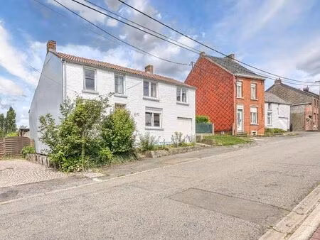 maison d'habitation avec jardin et garage à saintes