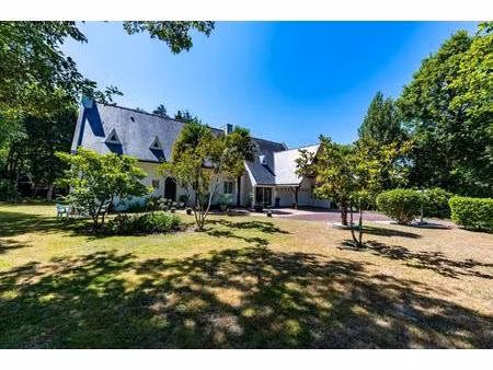 propriété 290 m2  sur beau terrain paysagé