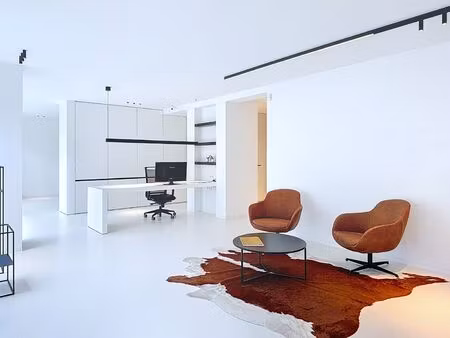 prachtig kantoor gelegen in de dorpsstraat te koekelare